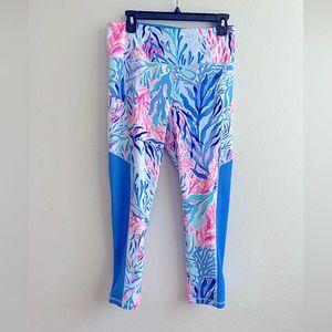 Never worn Lilly Pulitzer leggings, size large, athletic wear